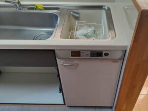 神奈川のキッチン取付け隊　トップオープン食洗機の工事　施工前